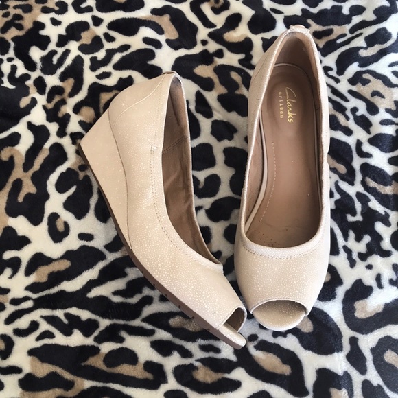 Heels - Picture 2 of 2